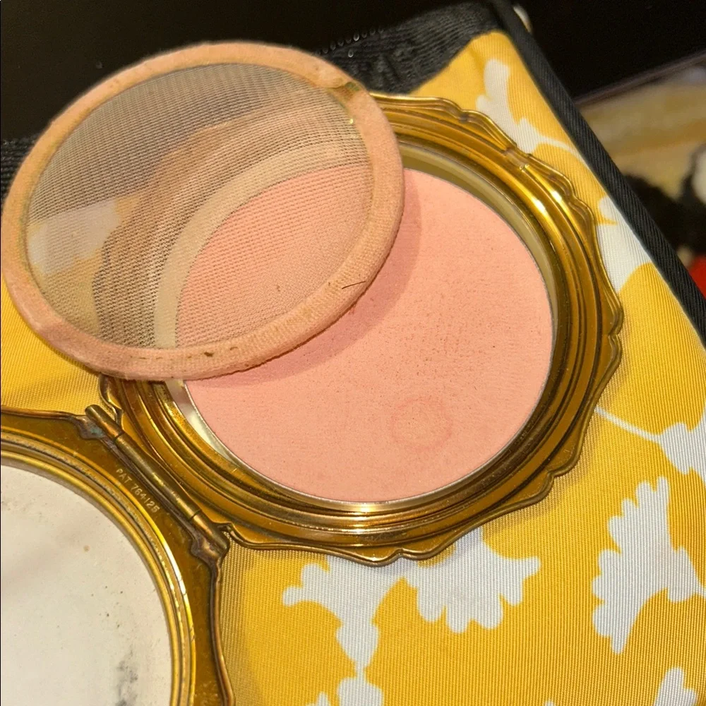 Vintage Stratton powder compact floral embossed - Picture 10 of 11